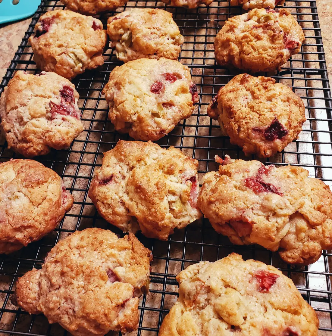 Rhubarb Strawberry Cookies